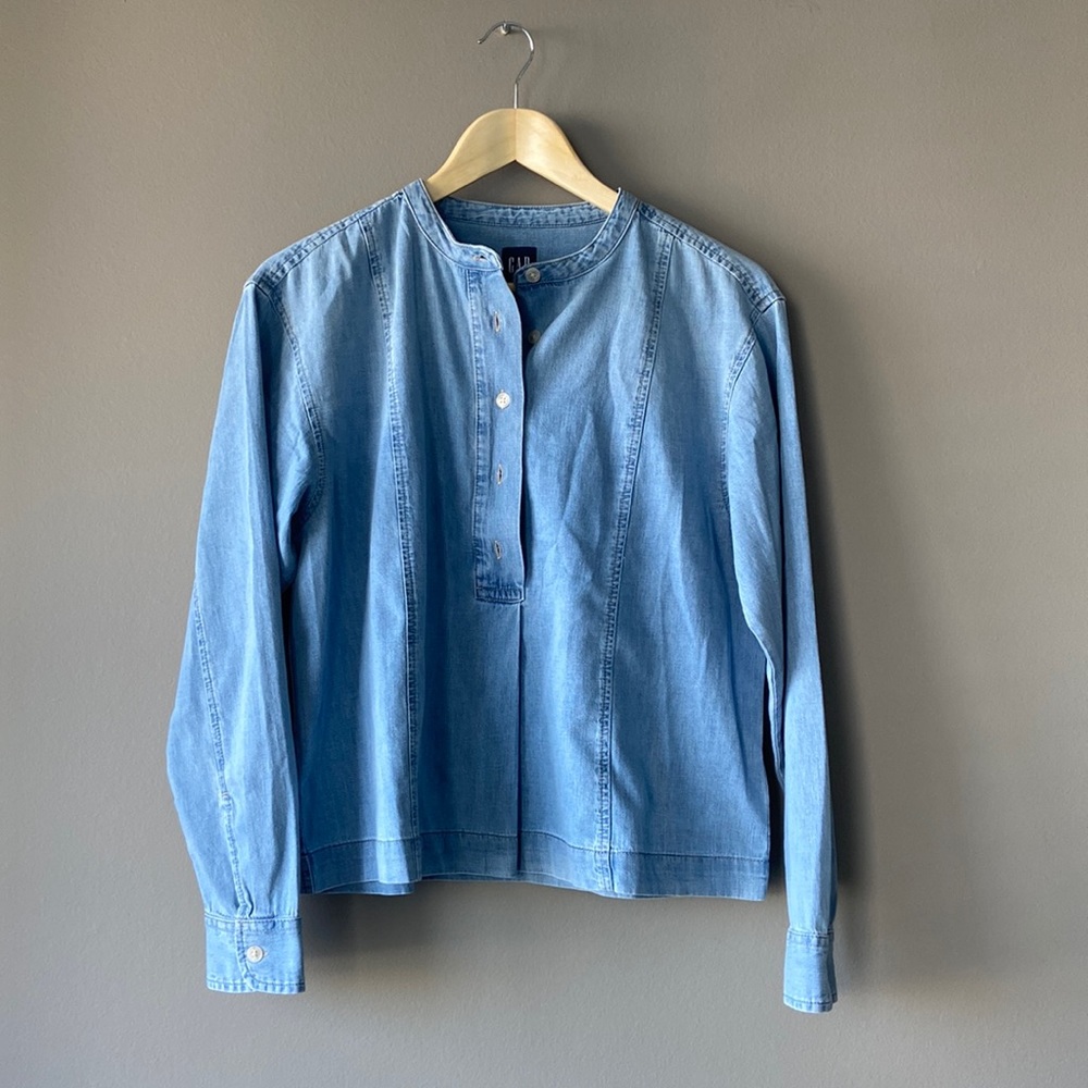 Gap Chambray Cotton Lyocell 1/4 Button Blouse